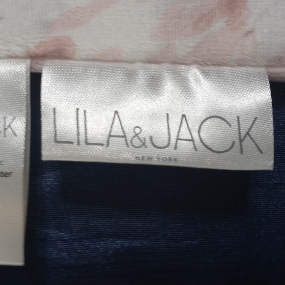 (NEWBORN/INFANT) LILA & JACK REVERSIBLE BLANKET - Picture 4 of 6